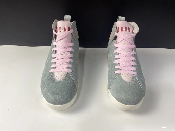 7 Neutral Air Grey Retro Jordan CT8528-002 0630